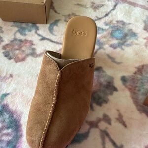UGG, New in Box, Suede Slip-On Mule in Chestnut